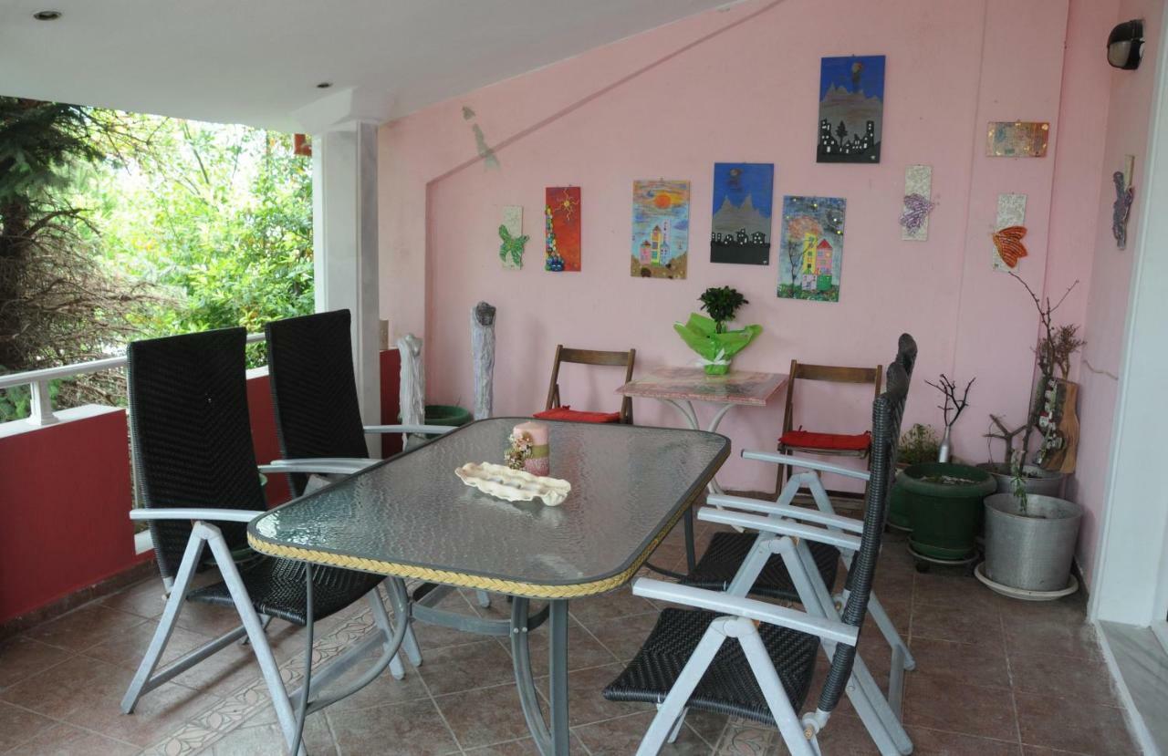 House Of Arts Apartment Pella  Ngoại thất bức ảnh